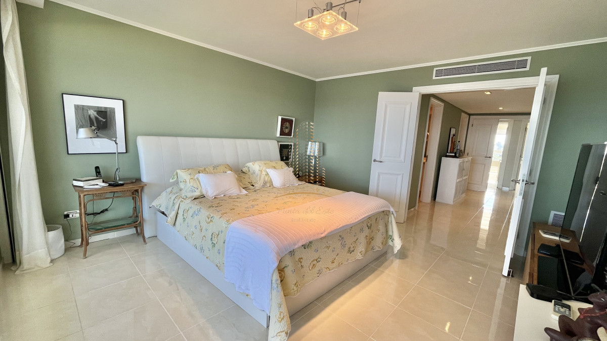 Apartamento ID.977 - VENTA ALQUILER APARTAMENTO PRIMERA LINEA MANSA PUNTA DEL ESTE