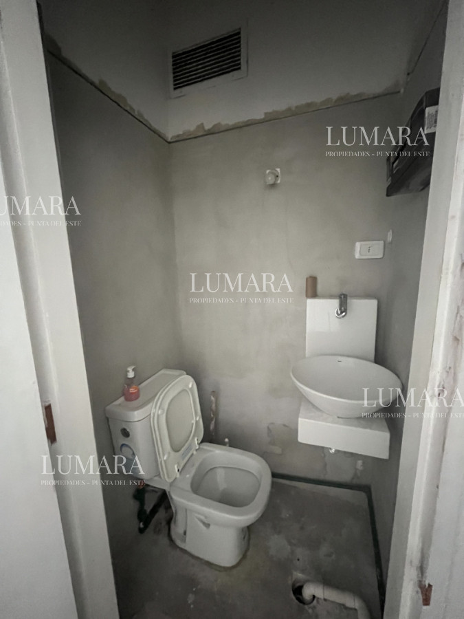 Local Comercial ID.3352 - Local en Península 