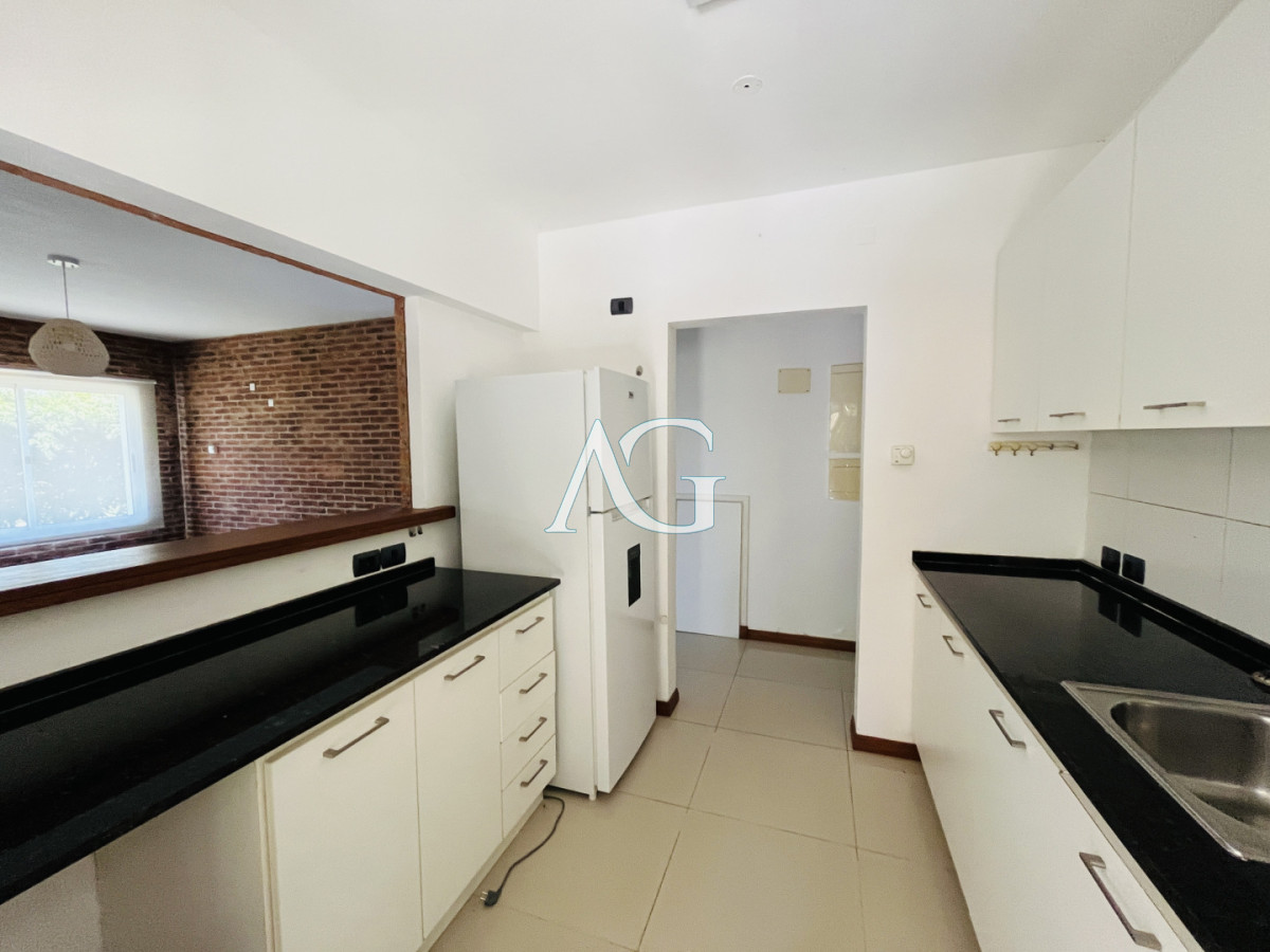 Casa ID.493 - ALQUILER ANUAL USD 1.800 Jardines de Córdoba