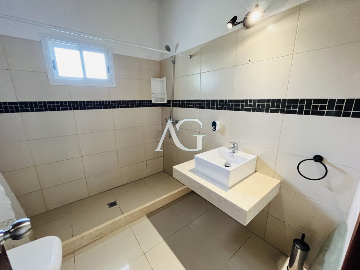 Casa ID.493 - ALQUILER ANUAL USD 1.800 Jardines de Córdoba