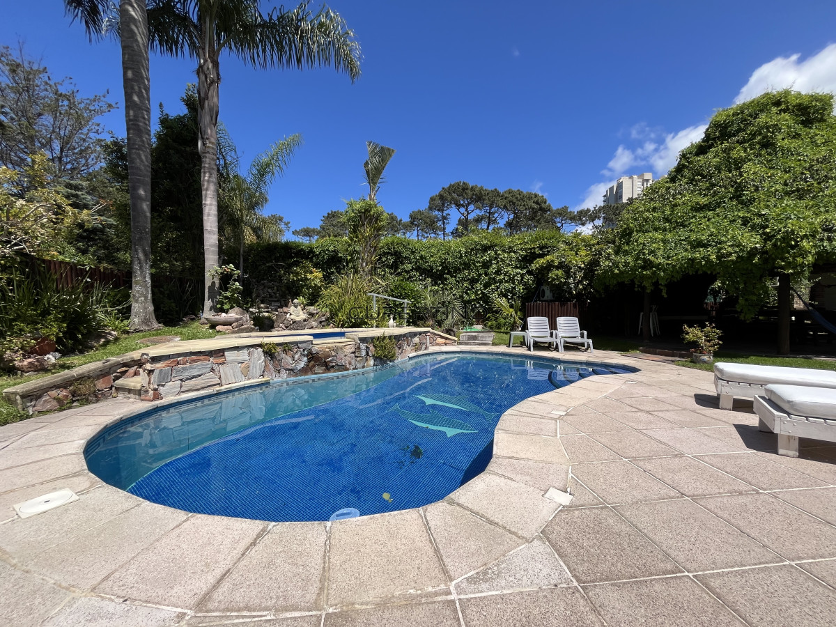 Residencia de estilo y confort en el corazón de Punta del Este — foto 2