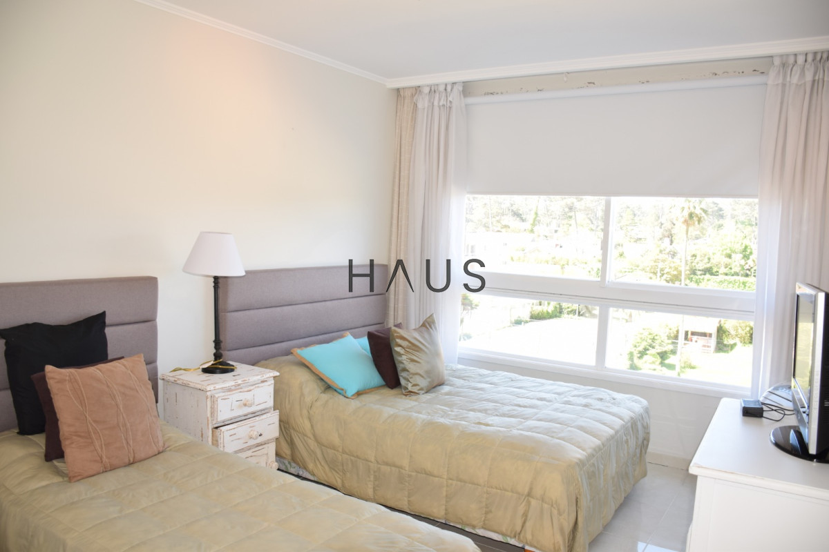 Apartamento ID.616 - VENTA ALQUILER PUNTA DEL ESTE PRIMERA LINEA MANSA