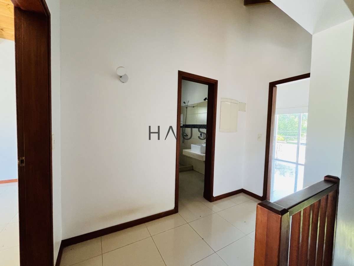 Casa ID.683 - ALQUILER ANUAL USD 1.800 Jardines de Córdoba