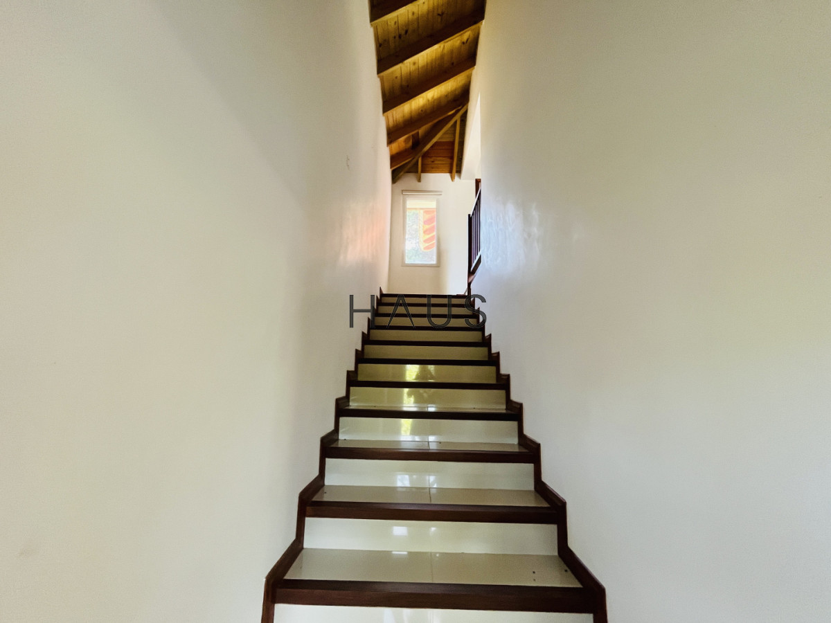 Casa ID.683 - ALQUILER ANUAL USD 1.800 Jardines de Córdoba