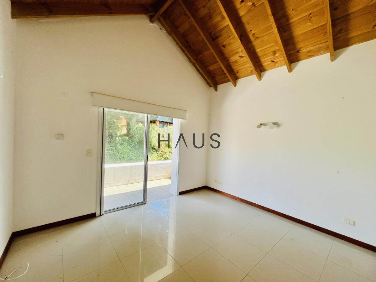 Casa ID.683 - ALQUILER ANUAL USD 1.800 Jardines de Córdoba