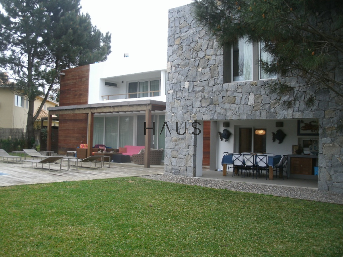 Casa ID.642 - CASA EN BARRIO CERRADO ALQUILER ANUAL DISPONIBLE DESDE JUNIO 2026