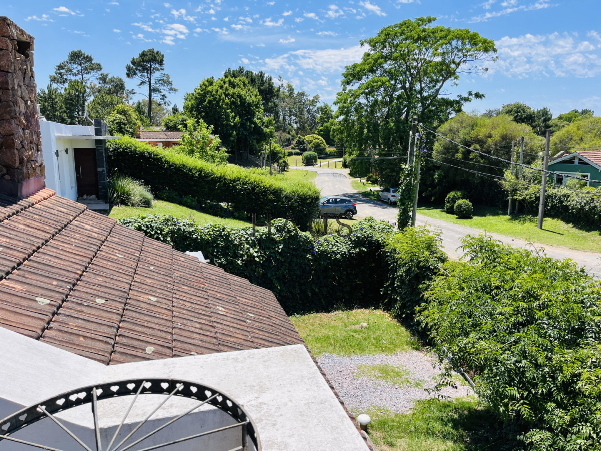 Casa ID.683 - ALQUILER ANUAL USD 1.800 Jardines de Córdoba