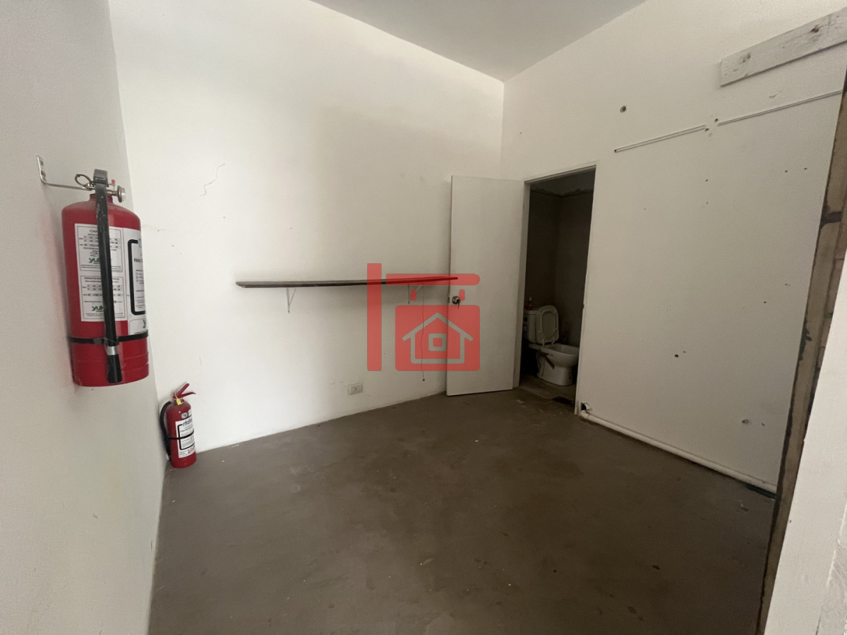Local Comercial ID.898 - Local en Península 