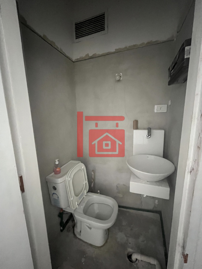 Local Comercial ID.898 - Local en Península 
