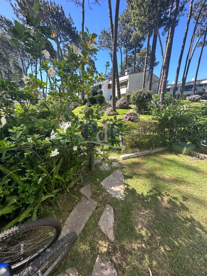 Apartamento de 2 dormitorios parrillero | Roosevelt. Punta del Este - Imagen 1