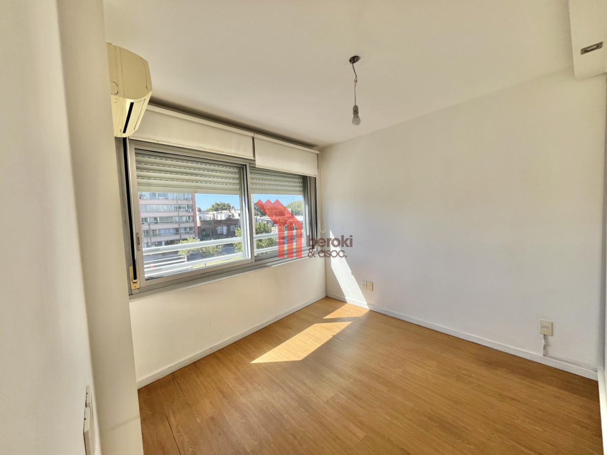 Apartamento ID.166 - Venta apartamento 3 dormitorios 2 baños y garage en Malvín 
