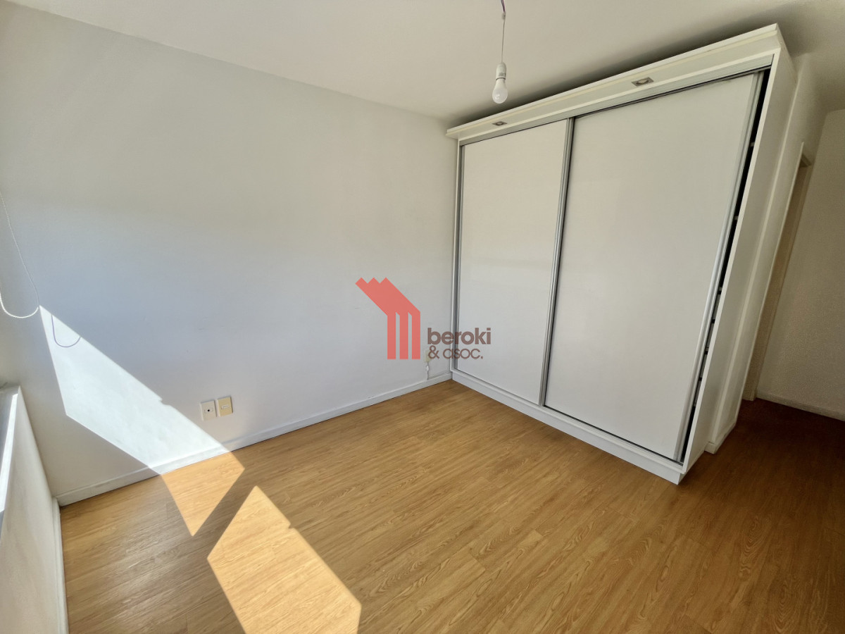 Apartamento ID.166 - Venta apartamento 3 dormitorios 2 baños y garage en Malvín 