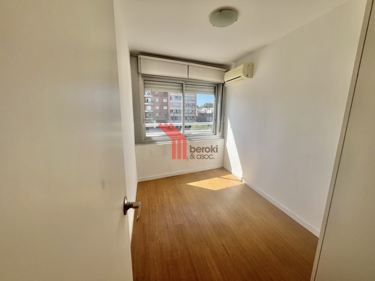 Apartamento ID.166 - Venta apartamento 3 dormitorios 2 baños y garage en Malvín 