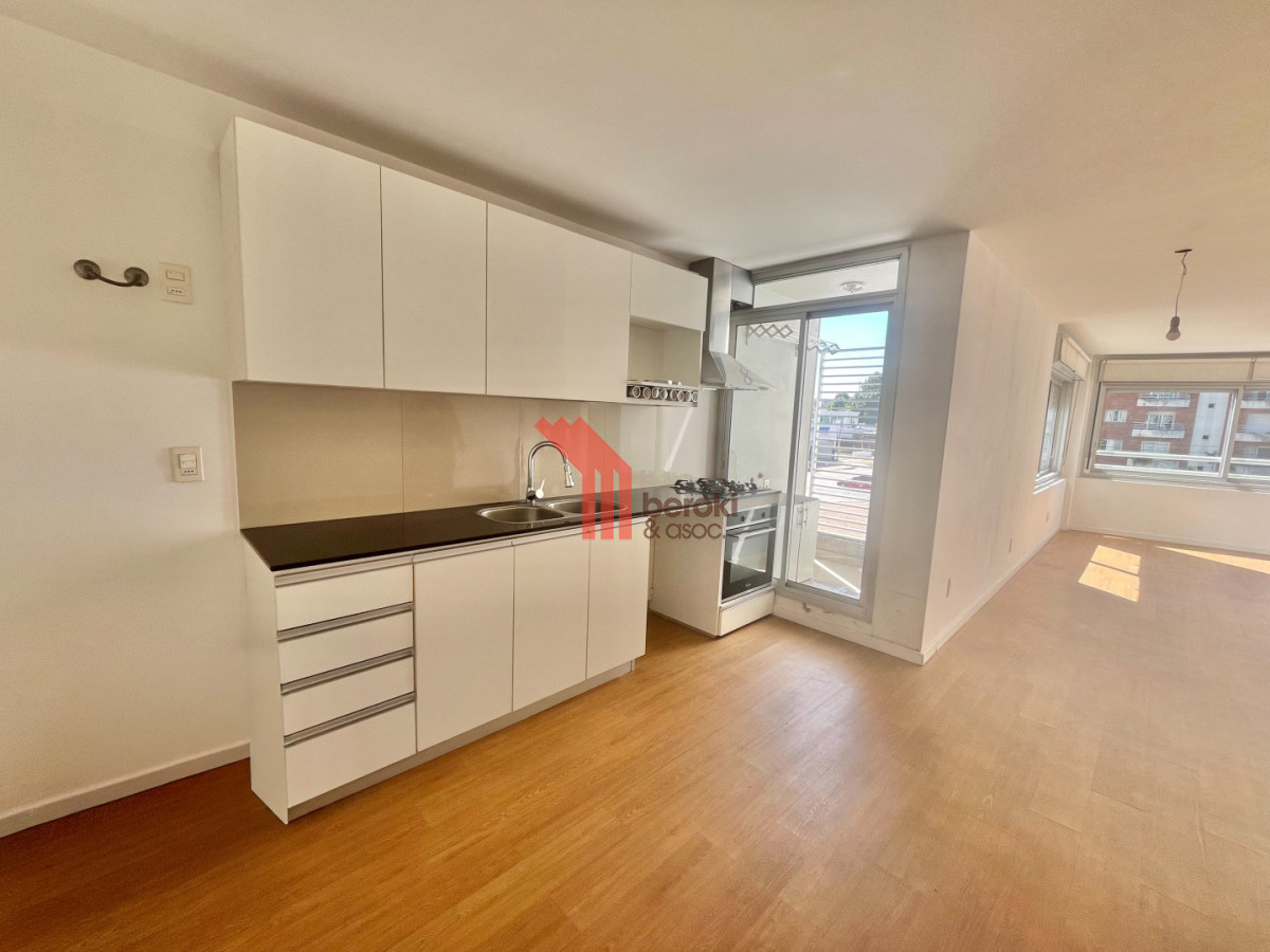 Apartamento ID.166 - Venta apartamento 3 dormitorios 2 baños y garage en Malvín 