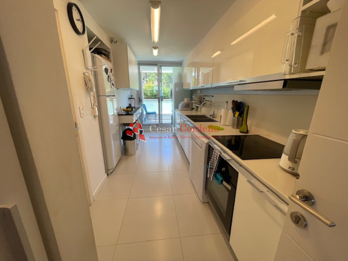 Apartamento ID.1865 - VENTA PUNTA DEL ESTE MANSA PRIMERA LINEA 