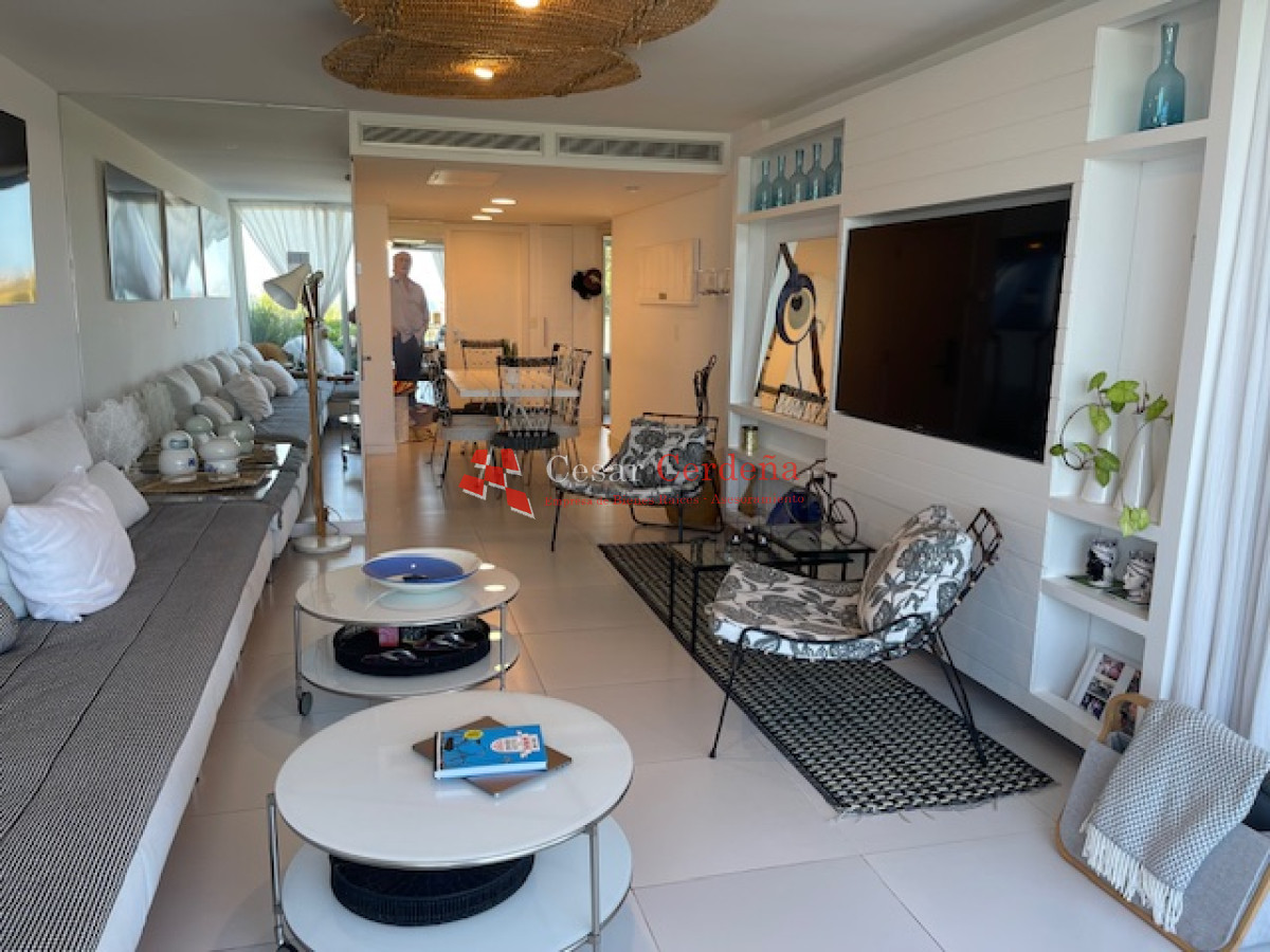 Apartamento ID.1865 - VENTA PUNTA DEL ESTE MANSA PRIMERA LINEA 