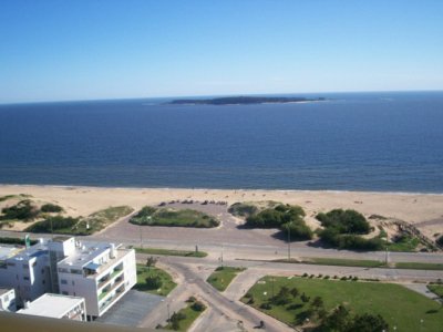 Apartamento en venta de 3 dormitorios en Playa Mansa, Punta del Este