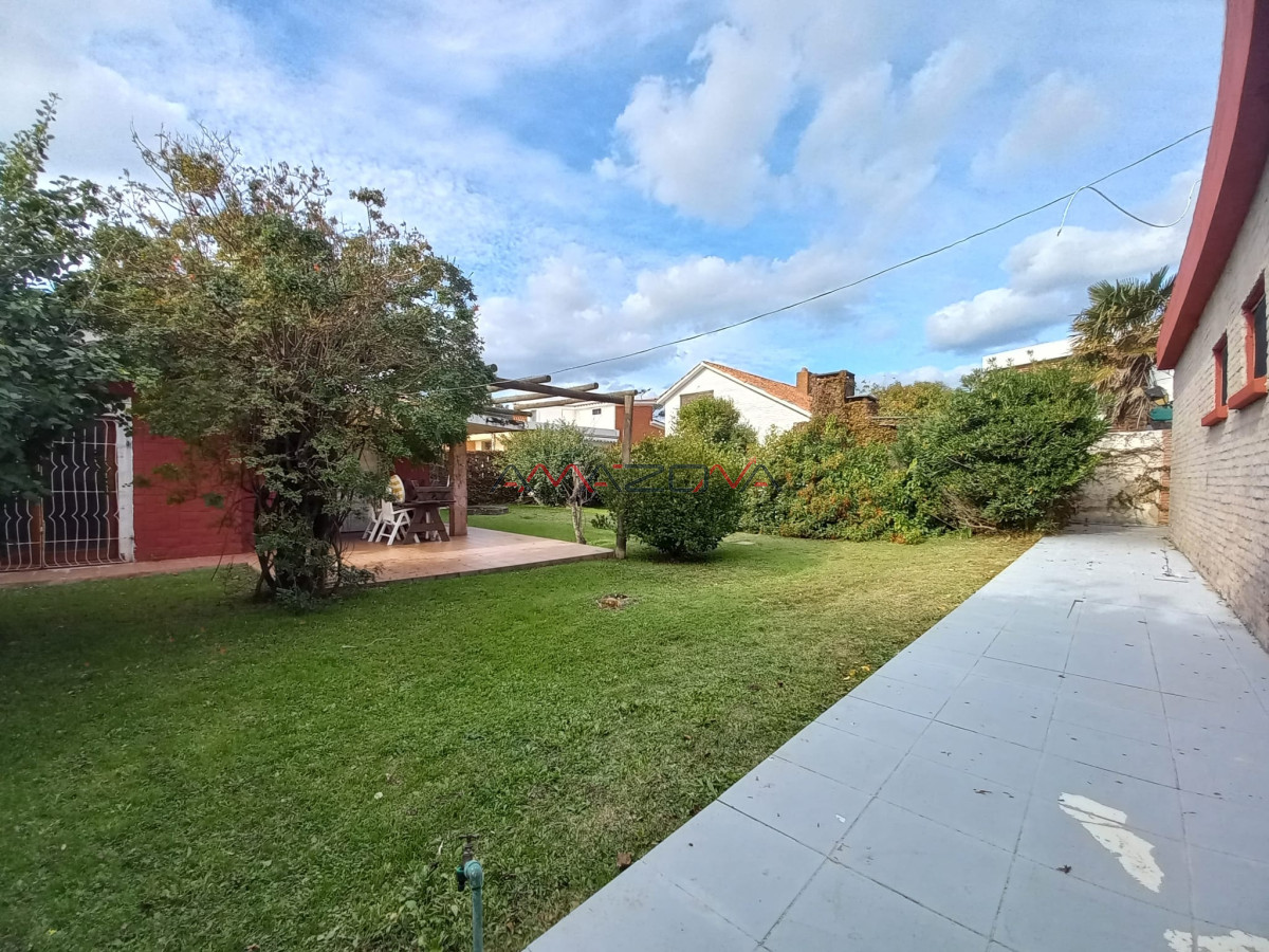 Casa ID.5377 - CASA A POCOS METROS DEL MAR EN PLAYA MANSA. 3 DORMITORIOS. MUY BUEN ESTADO. PUNTA DEL ESTE. 