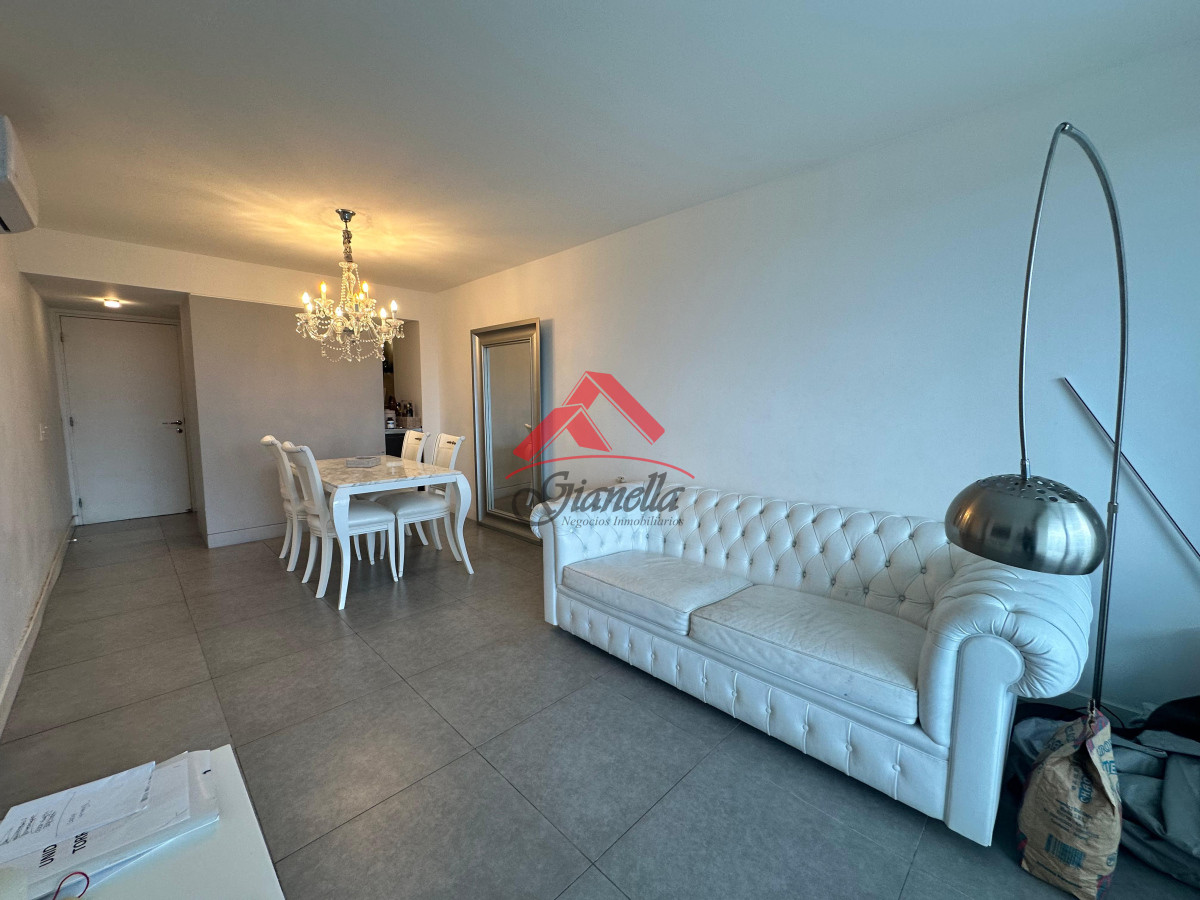 Apartamento ID.2233 - Vende apartamento de 2 dormitorios en Roosevelt Punta del Este.