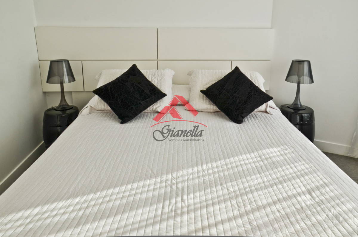 Apartamento ID.2234 - En venta apartamento iluminado de 1 dormitorio y medio en Roosevelt, Punta del Este.