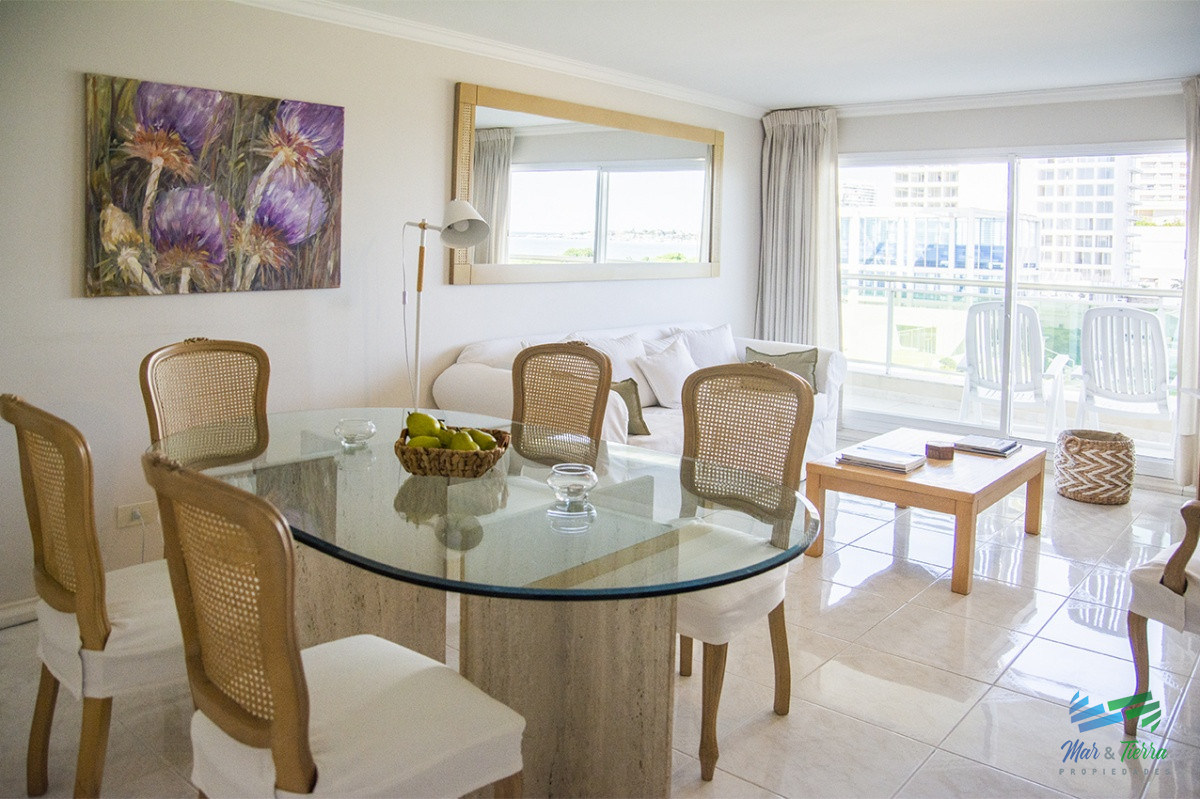 Apartamento ID.3227 - Departamento de 3 dormitorios en Punta del Este