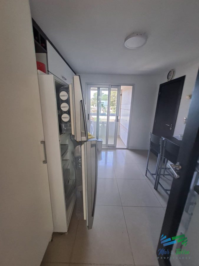 Apartamento ID.5404 - En venta Apartamento en Playa Mansa de 3 Dormitorios con vista playa mansa, Punta del Este