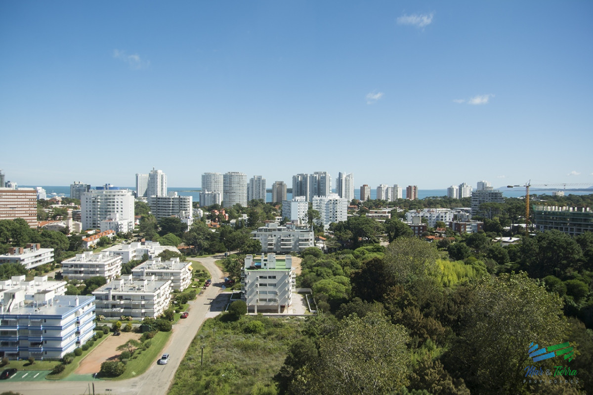 Apartamento ID.5094 - En venta Apartamento de 4 Dormitorios Penthouse en Brava Punta del Este