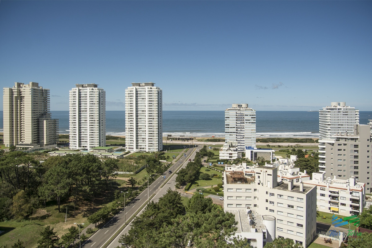 Apartamento ID.5094 - En venta Apartamento de 4 Dormitorios Penthouse en Brava Punta del Este