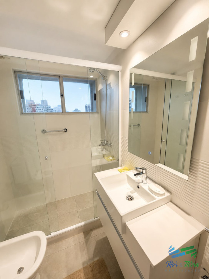 Apartamento ID.5907 - En venta apartamento 1 dormitorio, frente al Mar, excelente vista a la Brava, Punta del Este