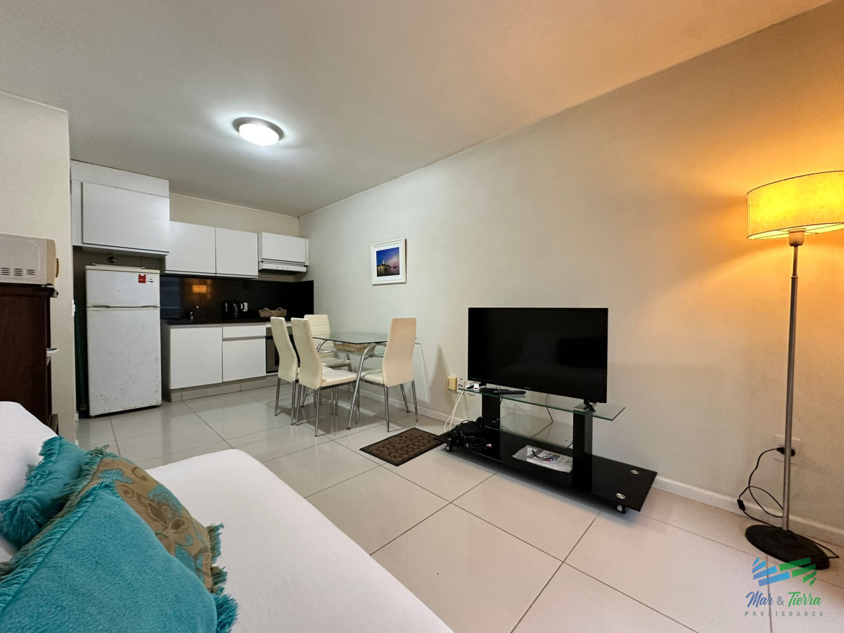 Apartamento ID.5528 - Apartamento en venta, 1 dormitorio en Península, Punta del Este