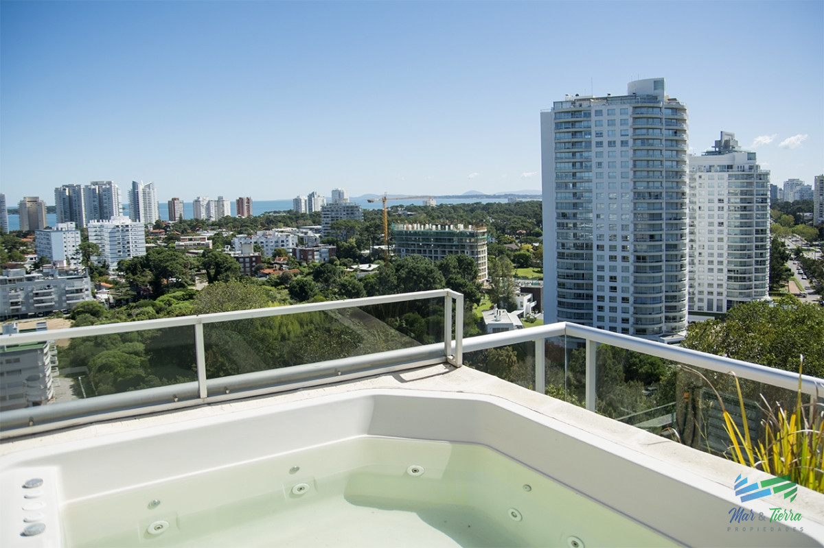 Apartamento ID.5094 - En venta Apartamento de 4 Dormitorios Penthouse en Brava Punta del Este