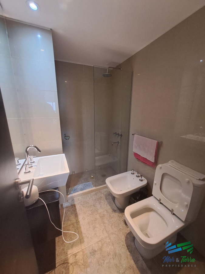 Apartamento ID.5404 - En venta Apartamento en Playa Mansa de 3 Dormitorios con vista playa mansa, Punta del Este