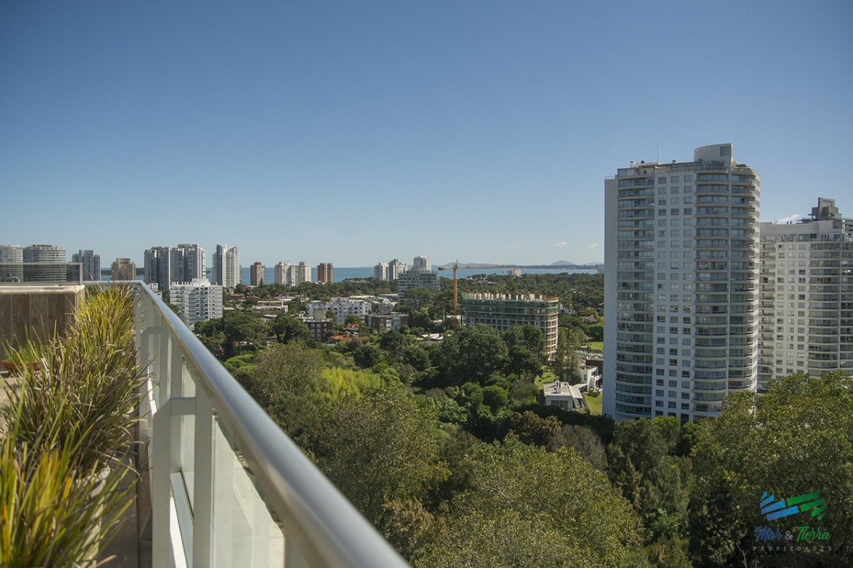 Apartamento ID.5094 - En venta Apartamento de 4 Dormitorios Penthouse en Brava Punta del Este