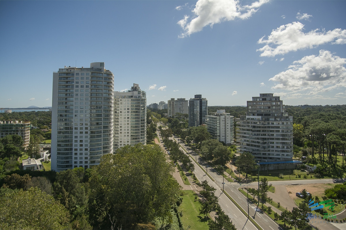 Apartamento ID.5094 - En venta Apartamento de 4 Dormitorios Penthouse en Brava Punta del Este