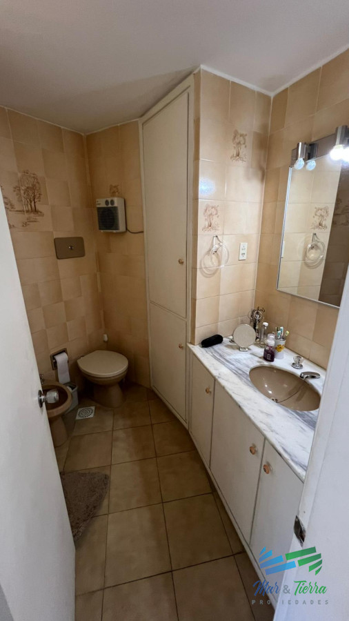 Apartamento ID.5383 - En venta apartamento 3 dormitorios con parrillero en Playa Mansa, Punta del Este