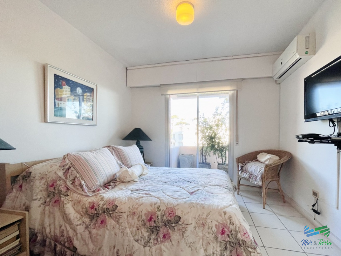 Apartamento ID.5382 - En venta apartamento 3 dormitorios penthouse con parrillero en Mansa - Punta del Este