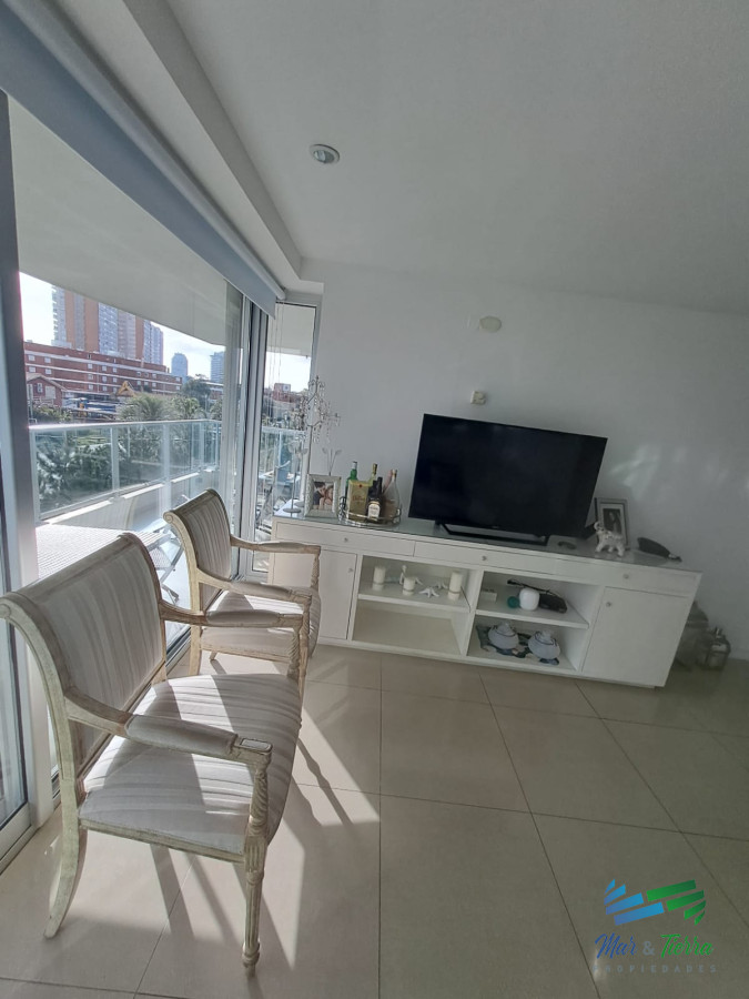 Apartamento ID.5404 - En venta Apartamento en Playa Mansa de 3 Dormitorios con vista playa mansa, Punta del Este