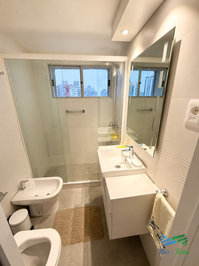 Apartamento ID.5907 - En venta apartamento 1 dormitorio, frente al Mar, excelente vista a la Brava, Punta del Este