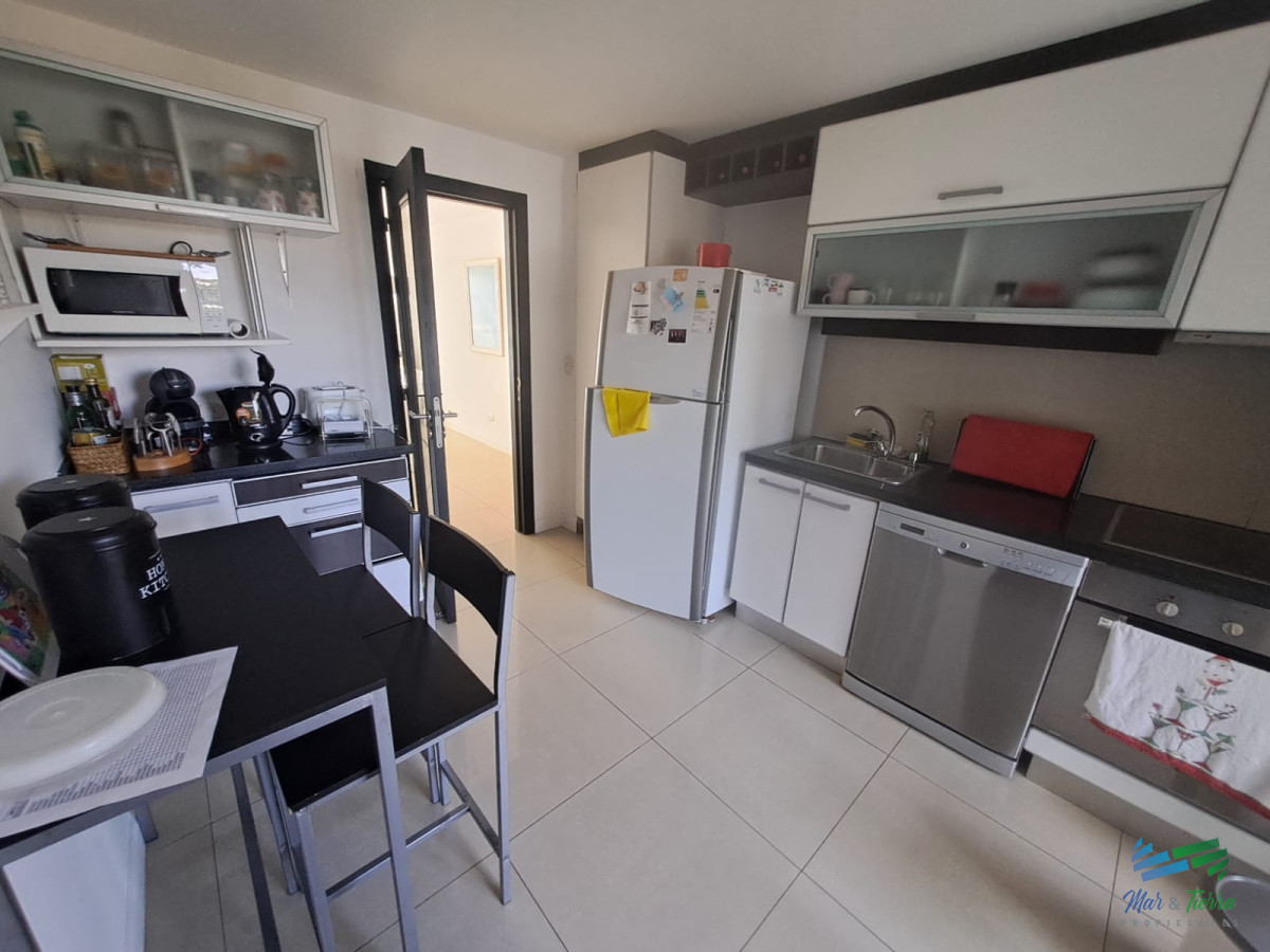 Apartamento ID.5404 - En venta Apartamento en Playa Mansa de 3 Dormitorios con vista playa mansa, Punta del Este