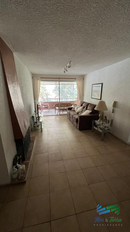 Apartamento ID.5383 - En venta apartamento 3 dormitorios con parrillero en Playa Mansa, Punta del Este