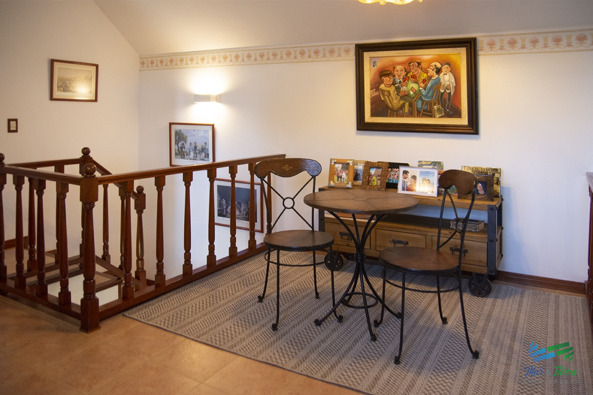 Casa ID.4592 - Venta Hermosa casa de 3 dormitorios en Jardines de Córdoba, Punta del Este con pileta y barbacoa