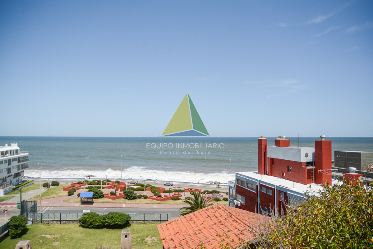 Departamento de 3 dormitorios con terraza  con parrillero en venta, Peninsula, Punta del Este - Ref : EQP7888 - EQU7888A