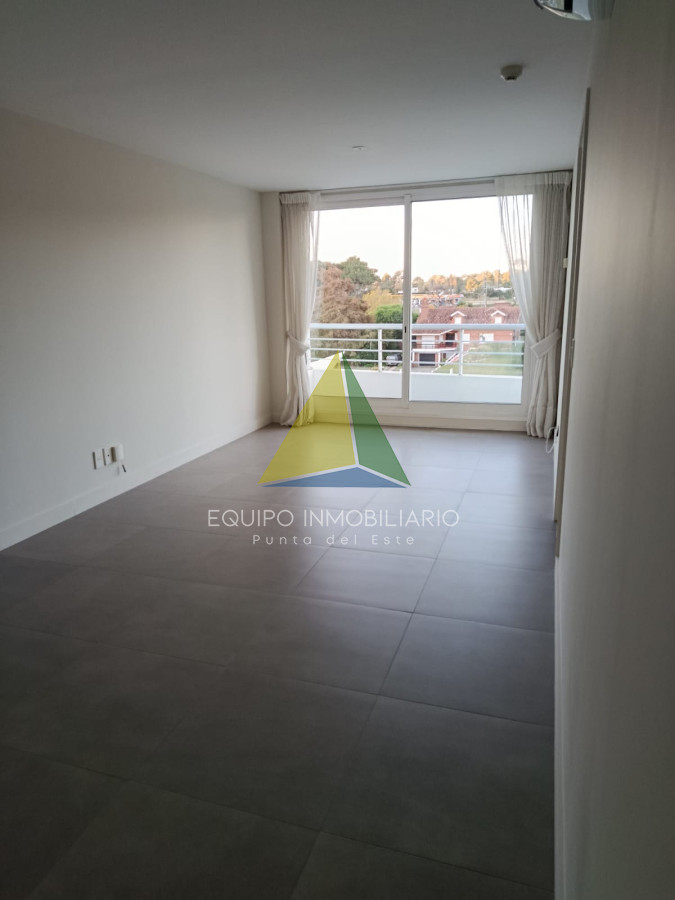 Apartamento en venta de 2 dormitorios y 2 baños, Punta del Este - Ref : EQP8072 - EQU8072A