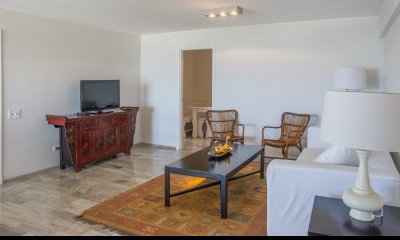 Hermosa vista! Apartamento en venta, Península - Punta del Este - Ref : EQP4036