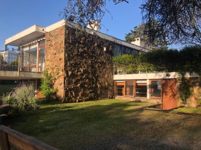 Casa en venta, Oportunidad para desarrollo inmobiliario en Playa Mansa, Punta del Este.  - Ref : EQP6284