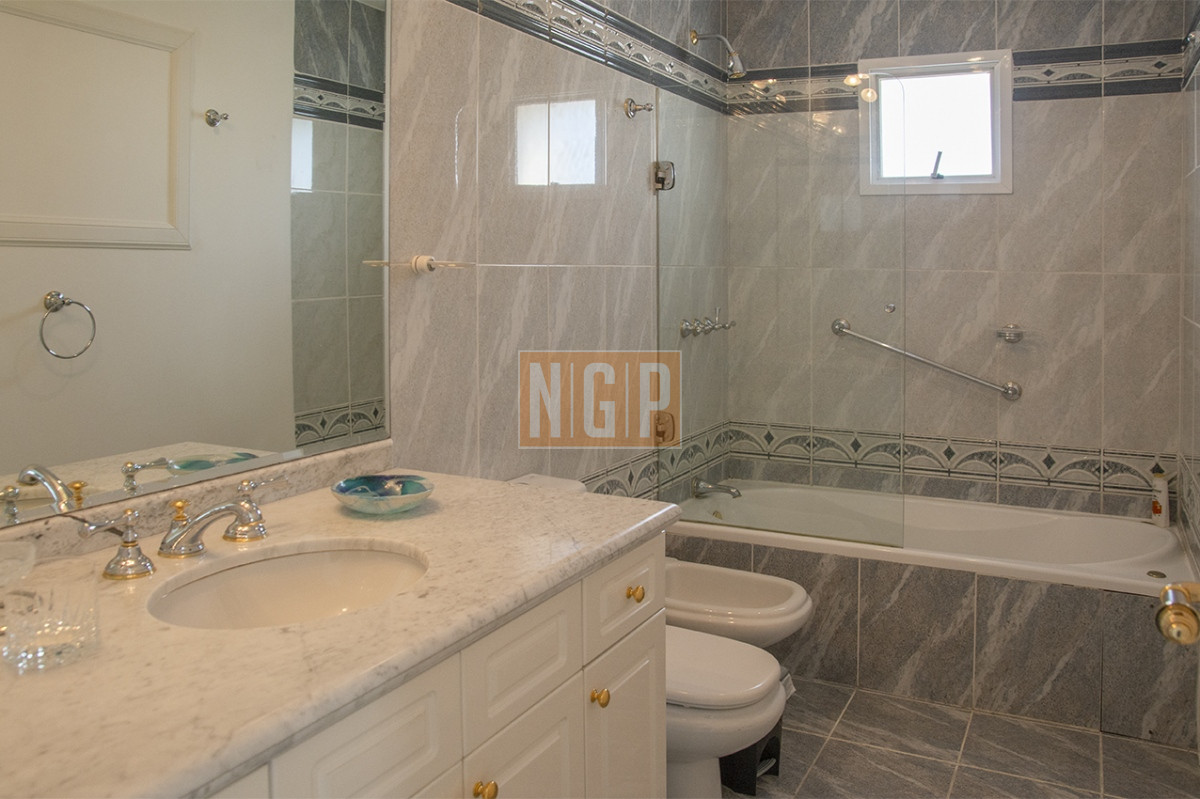 RGVwYXJ0YW1lbnRvIGRlIDMgZG9ybWl0b3Jpb3MgZW4gdmVudGEgZnJlbnRlIGEgUGxheWEgTWFuc2EsIENvcmFsIFRvd2VyIC0gRWRpZmljaW8gLyBUb3JyZSBDb3JhbCBUb3dlciAtIFJlZiA6IFBCSTE1NDA4