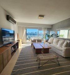Apartamento en Brava 28, penhtouse, 2 dormitorios. Playa brava