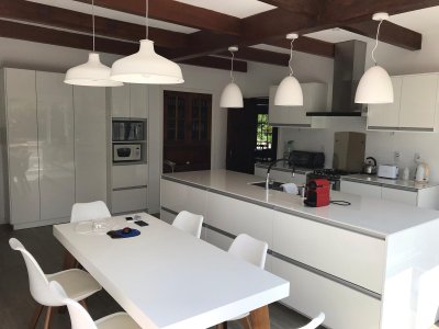vende casa en la mejor zona de playa mansa, punta del este  - ngp29648c
