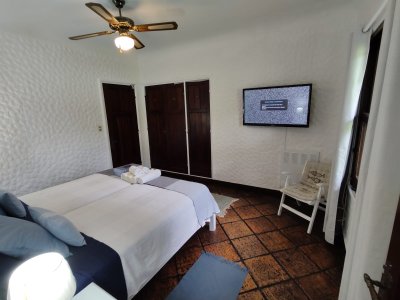 vende casa en la mejor zona de playa mansa, punta del este  - ngp29648c