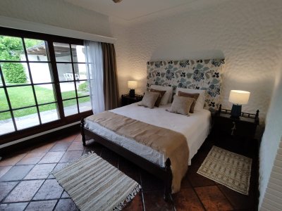 vende casa en la mejor zona de playa mansa, punta del este  - ngp29648c